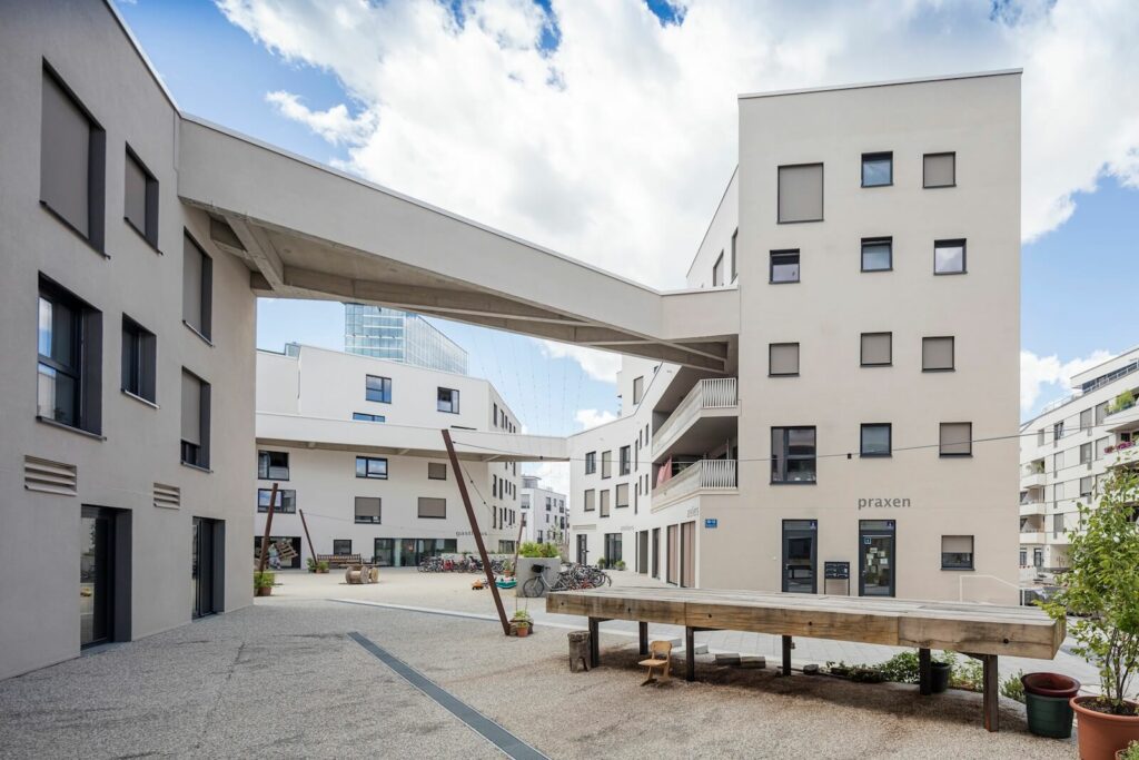 Blick auf das Gebäude Wagnis Art in München